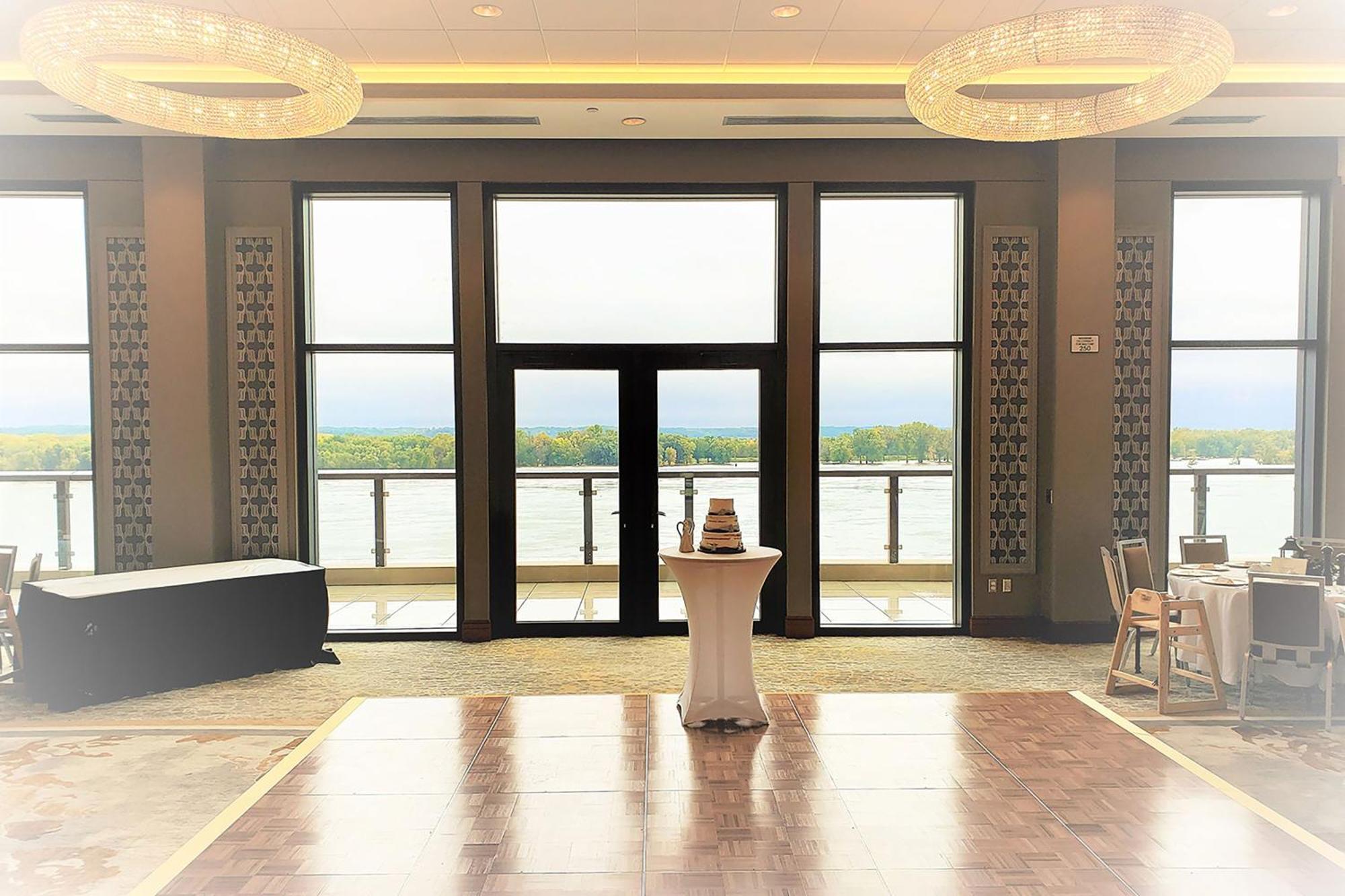 The Merrill Hotel & Conference Center, Muscatine, A Tribute Portfolio Hotel Exterior photo