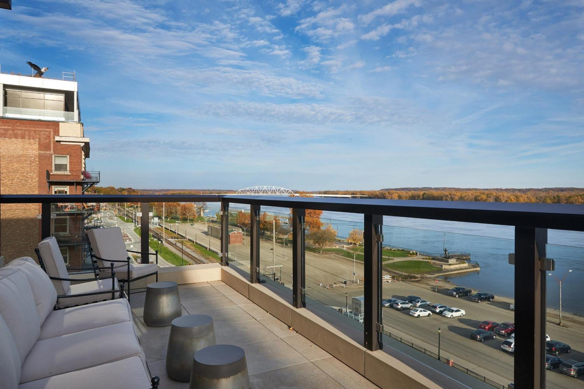 The Merrill Hotel & Conference Center, Muscatine, A Tribute Portfolio Hotel Exterior photo