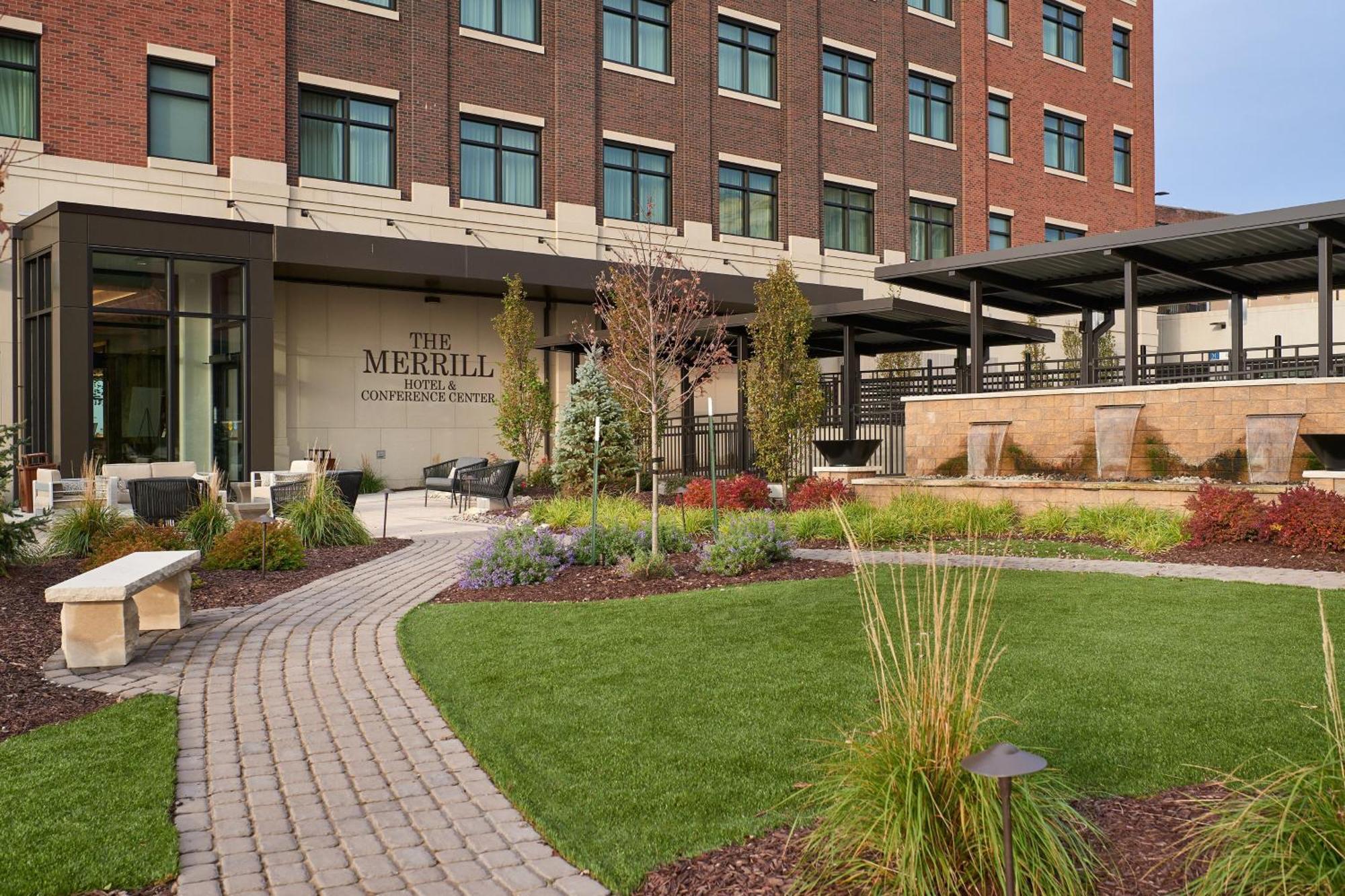 The Merrill Hotel & Conference Center, Muscatine, A Tribute Portfolio Hotel Exterior photo